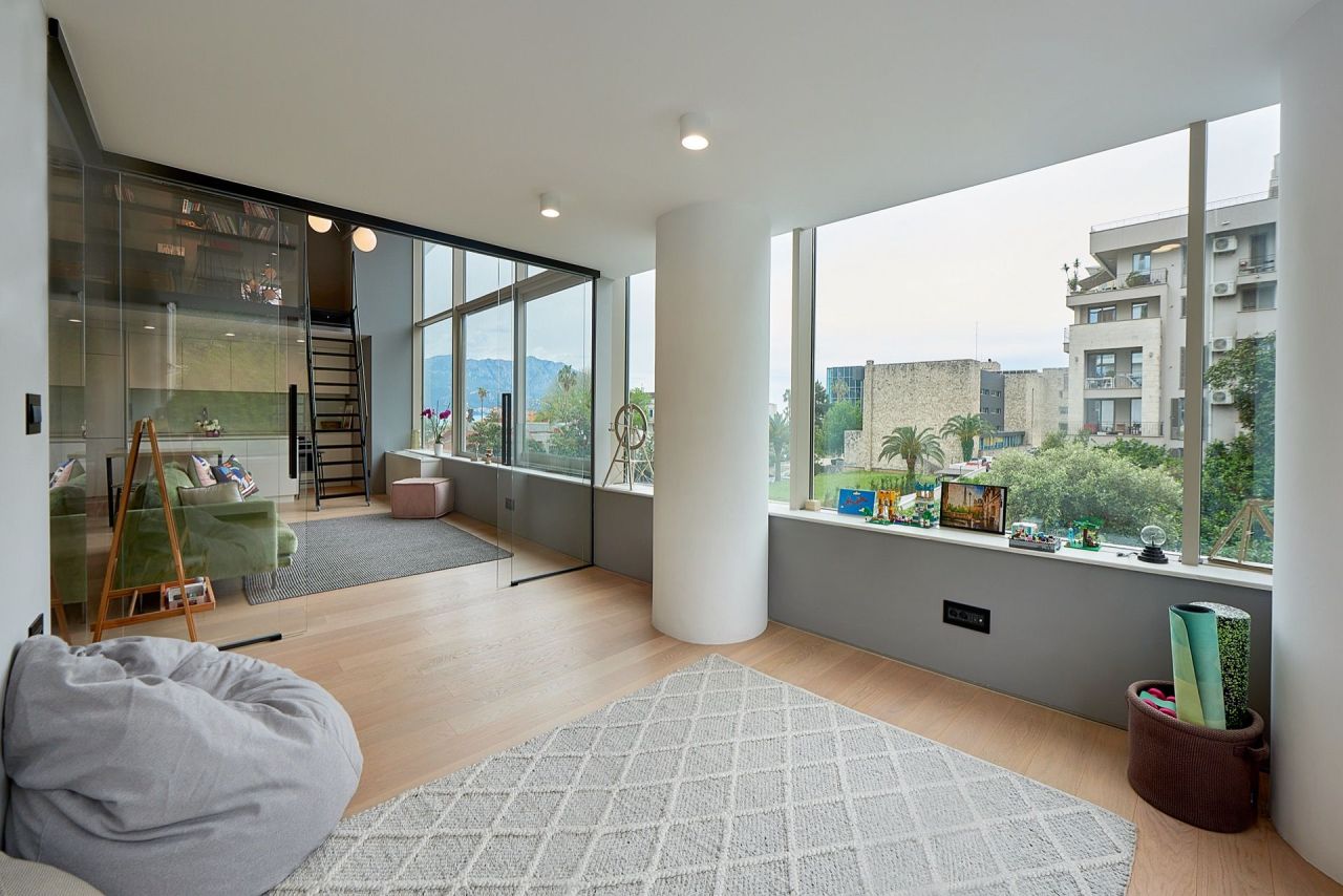 Piso en Budva, Montenegro, 90 m² - imagen 1