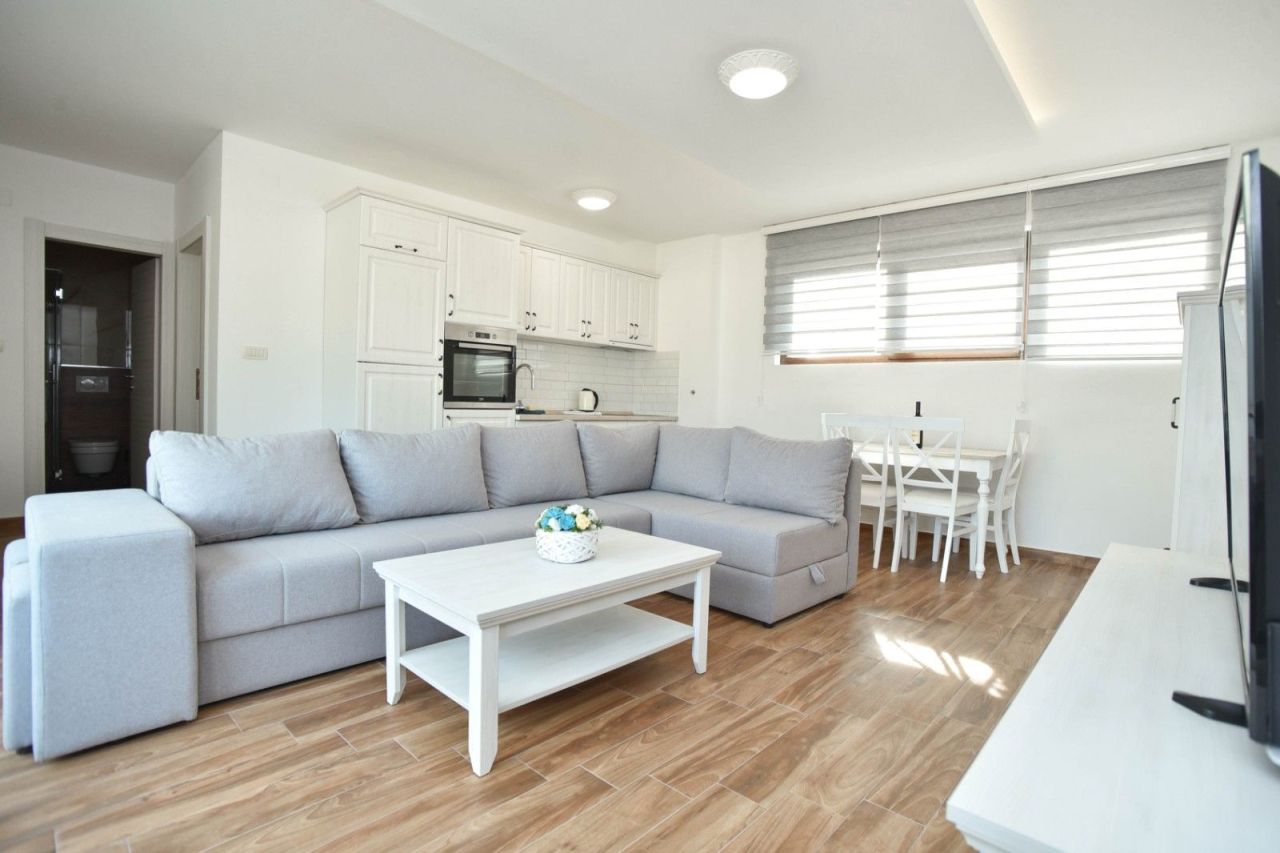 Apartamento en Becici, Montenegro, 53 m² - imagen 2