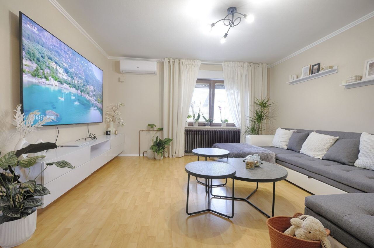 Flat in Ljubljana, Slovenia, 149 m² - picture 1