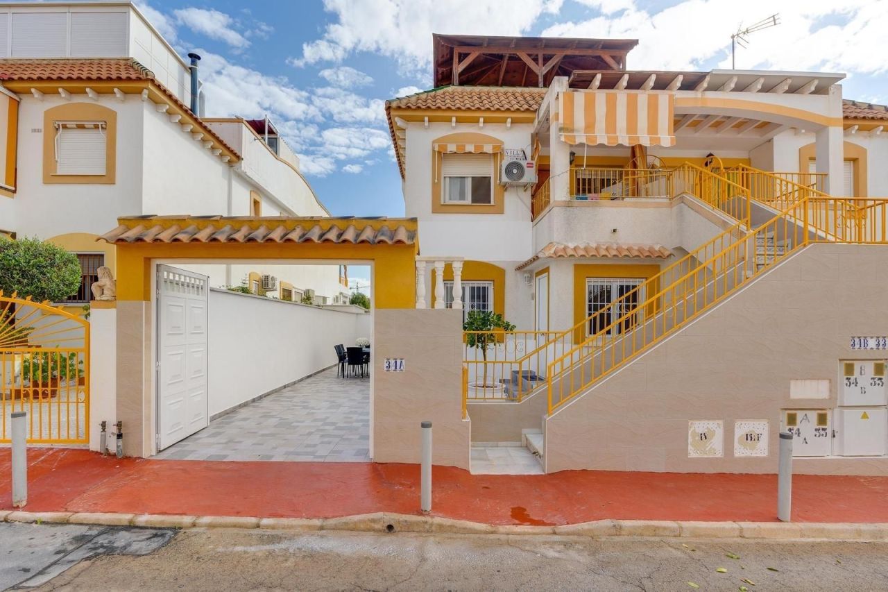 Bungalow à Torrevieja, Espagne, 78 m² - image 1