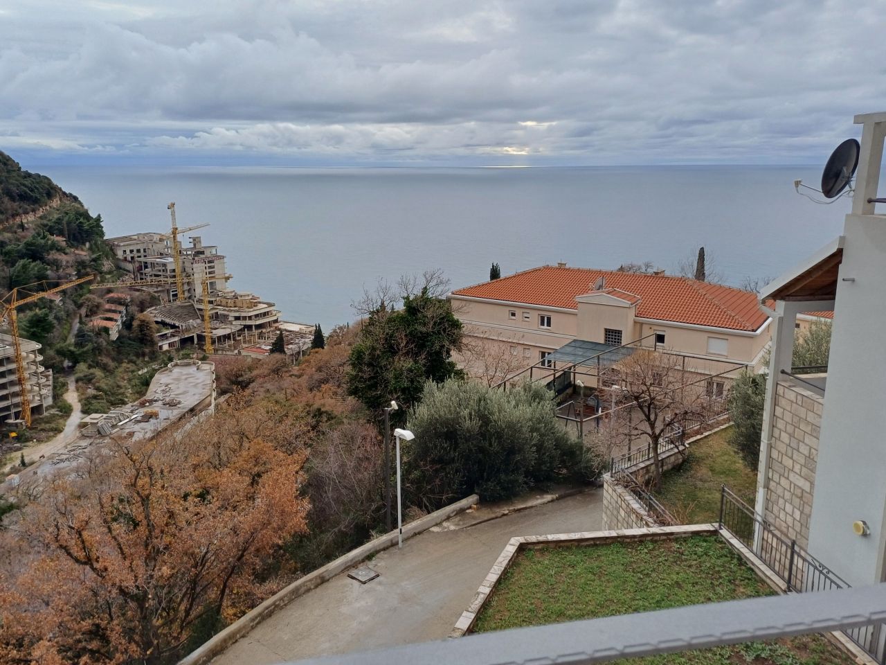 Villa en Rezevici, Montenegro, 279 m² - imagen 9