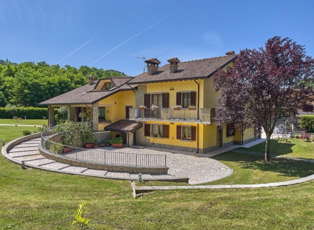 Villa à Fivizzano, Italie, 600 m² - image 2