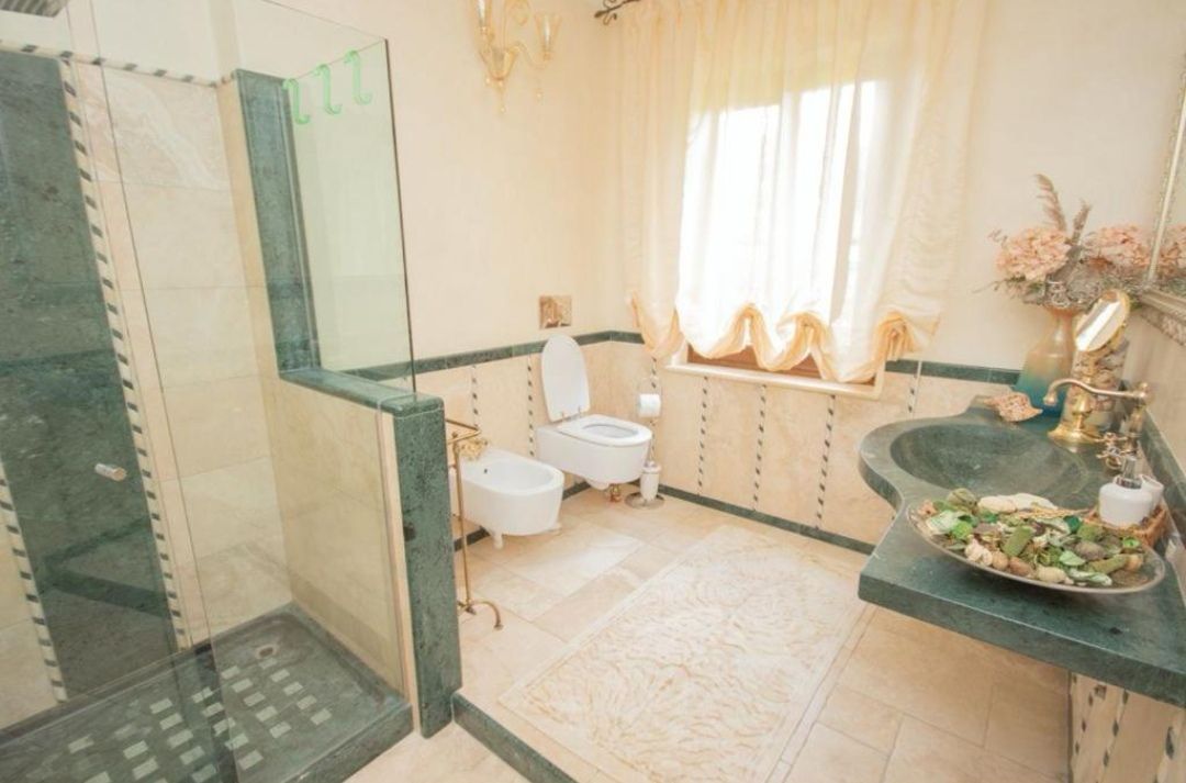 Villa à Fivizzano, Italie, 600 m² - image 11