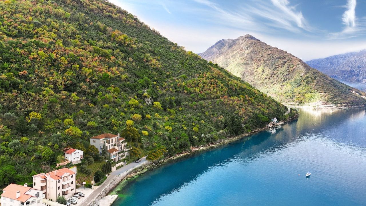 Villa à Kotor, Monténégro, 400 m² - image 2