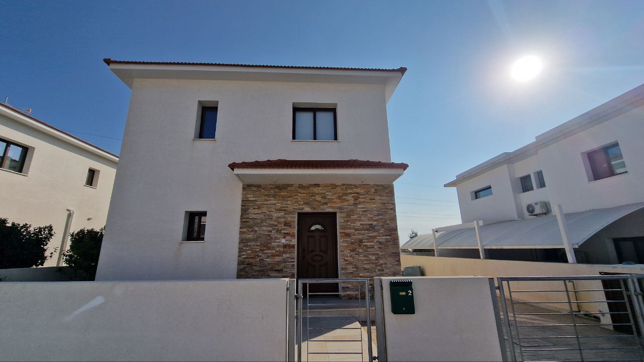 House in Larnaca, Cyprus, 180 m² - picture 1