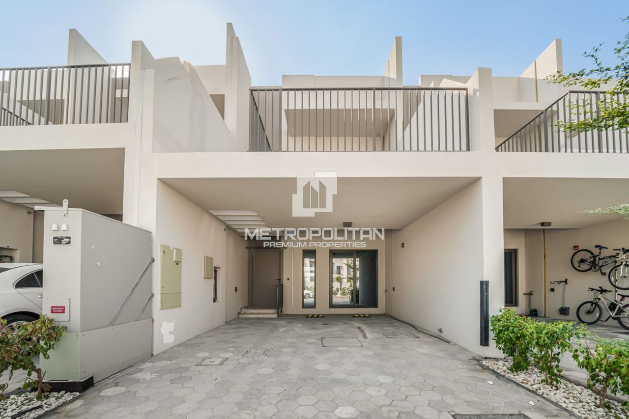 Maison urbaine à Dubaï, EAU, 131 m² - image 1