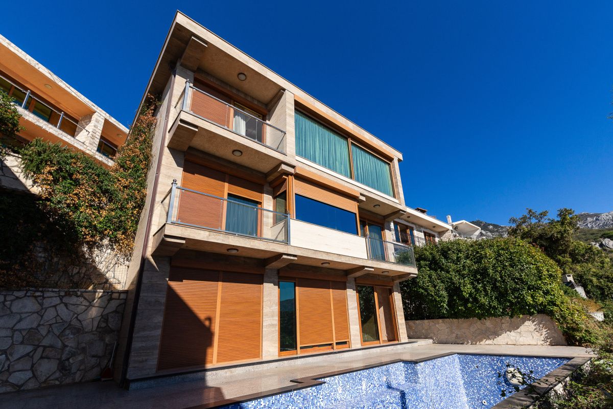 Casa en Budva, Montenegro, 282 m² - imagen 1