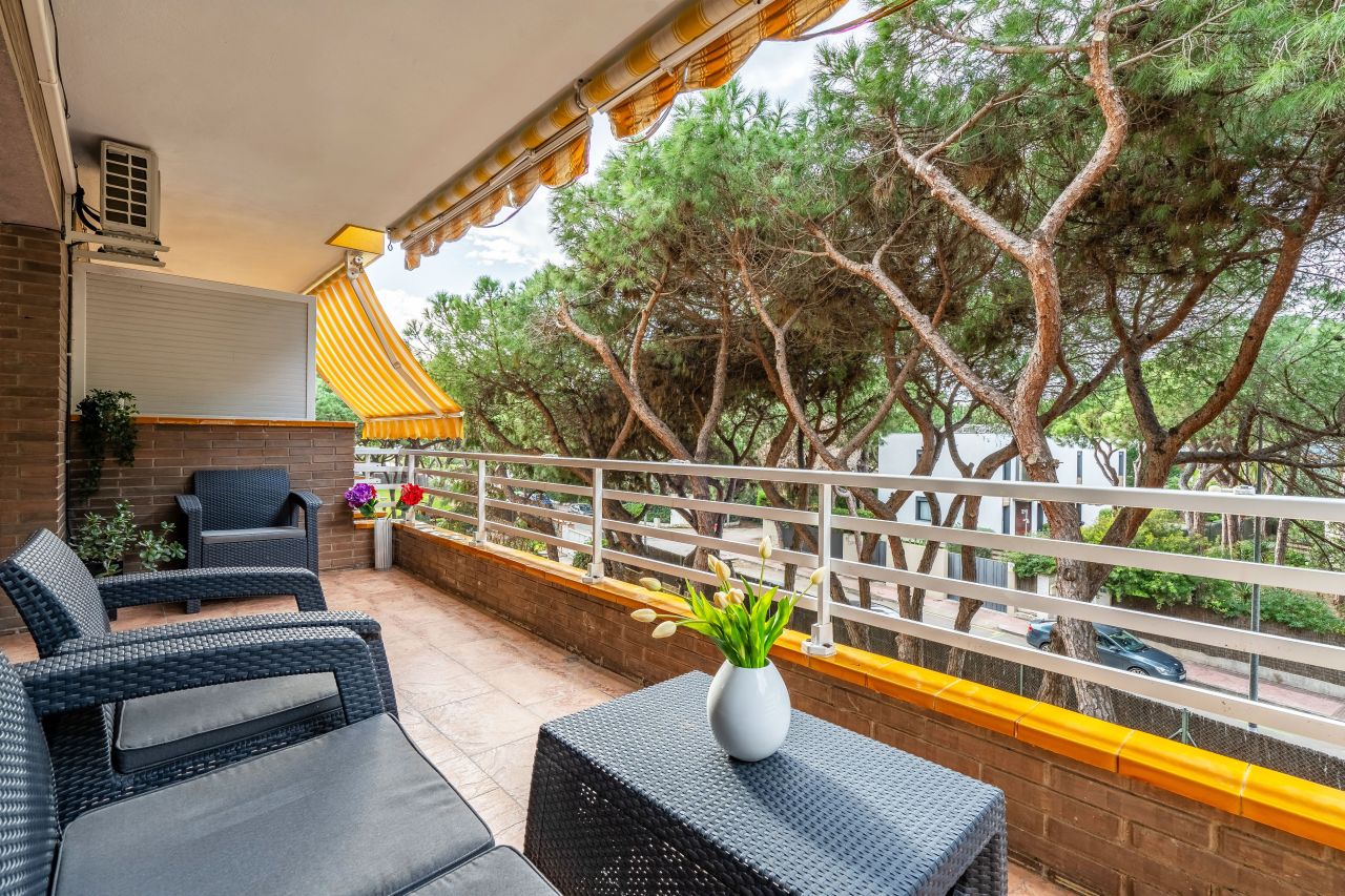 Wohnung in Gava Mar, Spanien, 90 m² - Foto 1