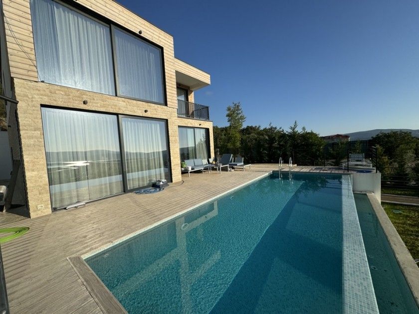 Villa en Tivat, Montenegro, 200 m² - imagen 1