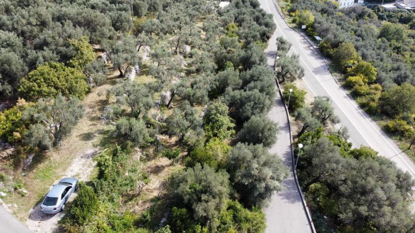 Land in Rezevici, Montenegro, 1 700 m² - picture 2