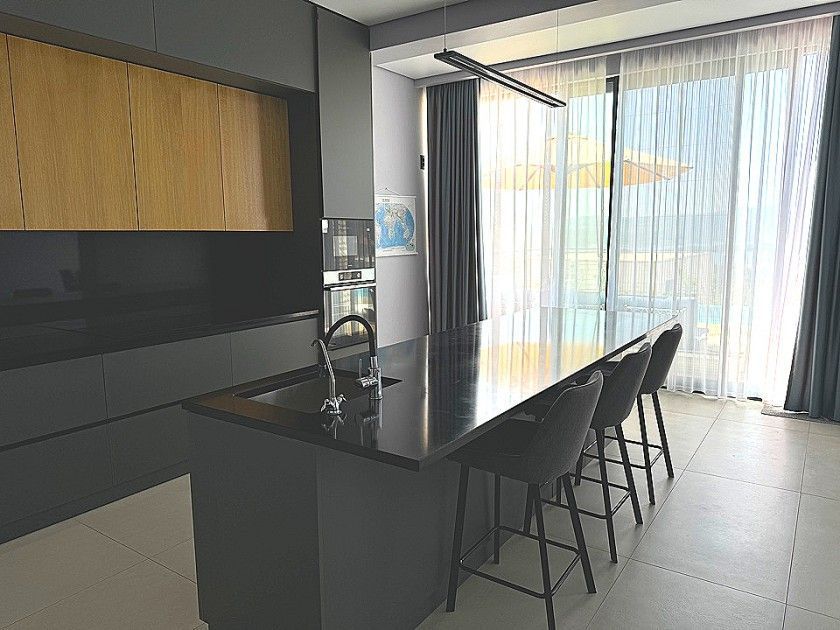 Villa en Tivat, Montenegro, 200 m² - imagen 3