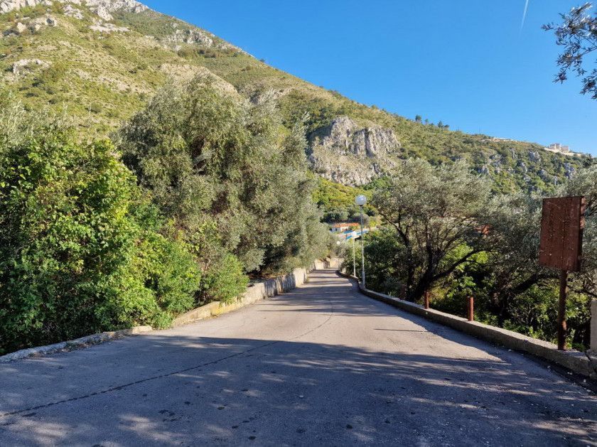 Land in Rezevici, Montenegro, 1 700 m² - picture 4