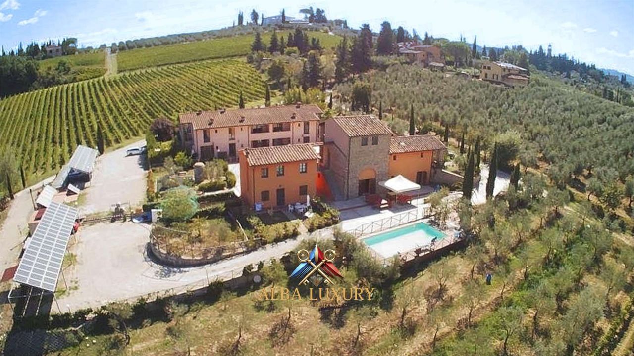 Villa in Montespertoli, Italien, 530 m² - Foto 1