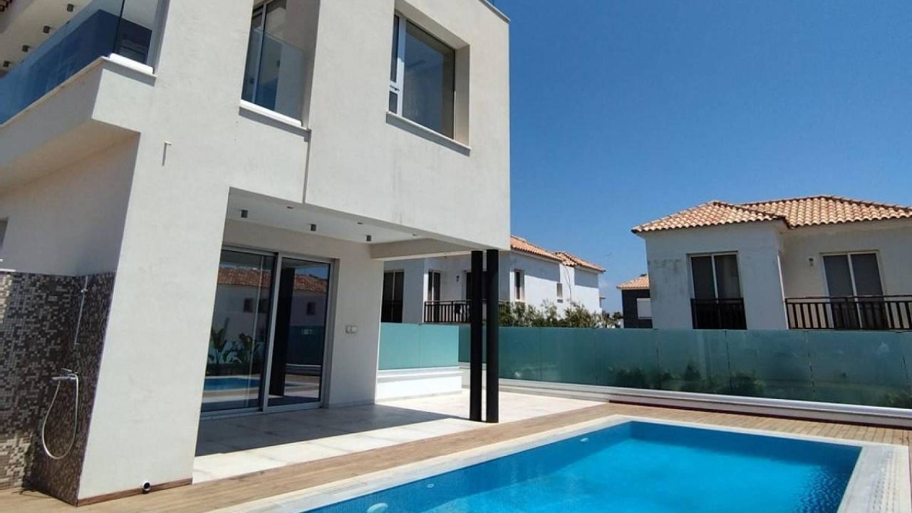 Haus in Agia Napa, Zypern, 227 m² - Foto 1