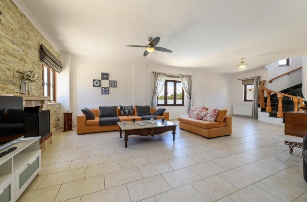 House in Agia Napa, Cyprus, 300 m² - picture 2