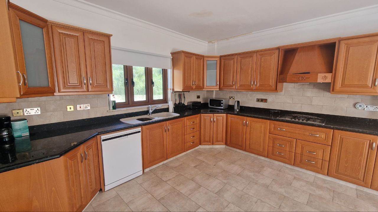 House in Agia Napa, Cyprus, 300 m² - picture 3