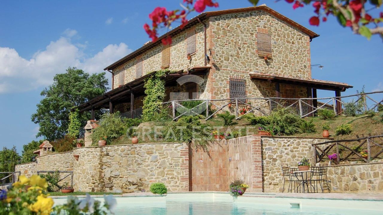 Maison à Paciano, Italie, 377.7 m² - image 1