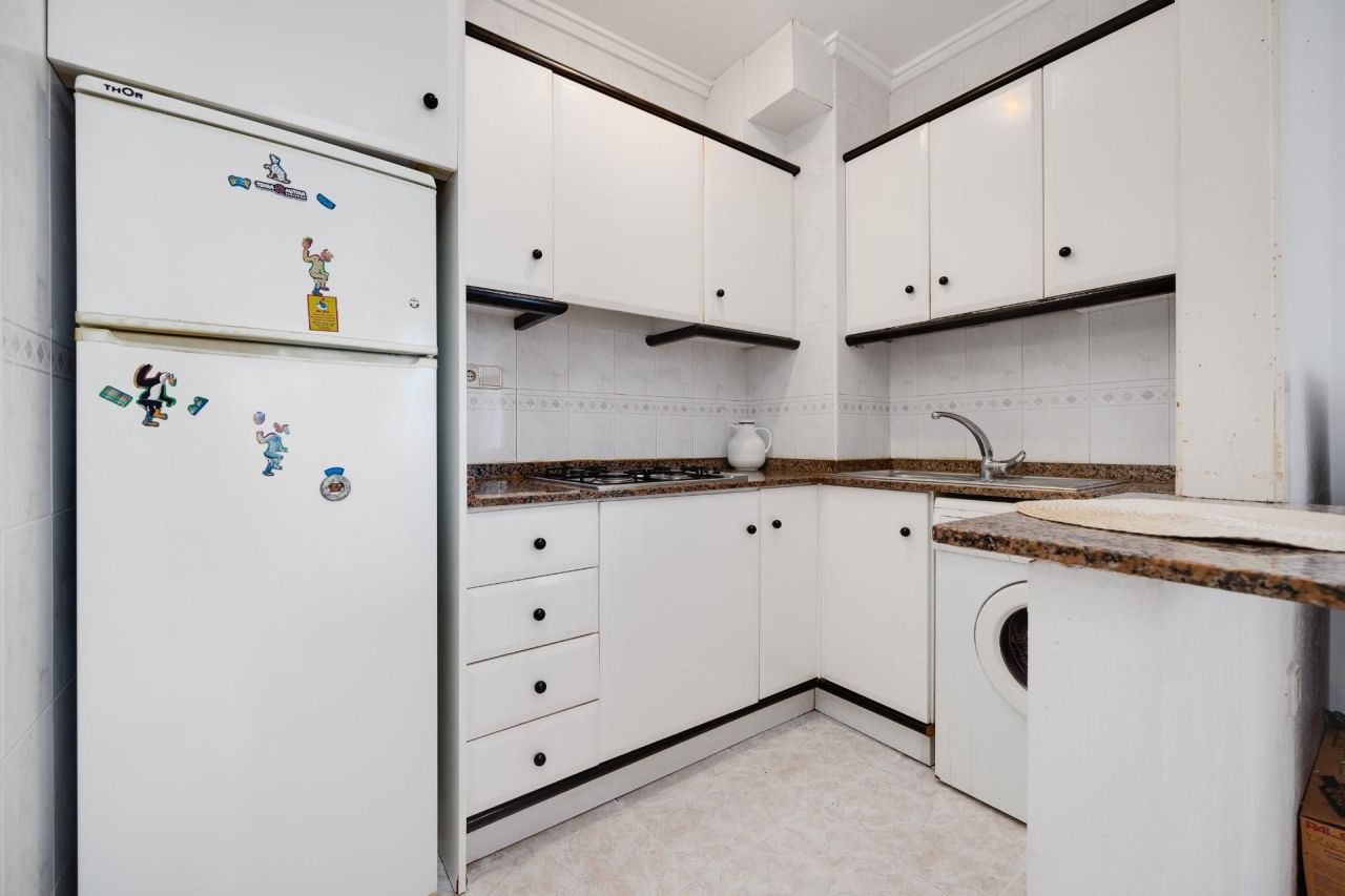 Flat in Torrevieja, Spain, 60 m² - picture 5