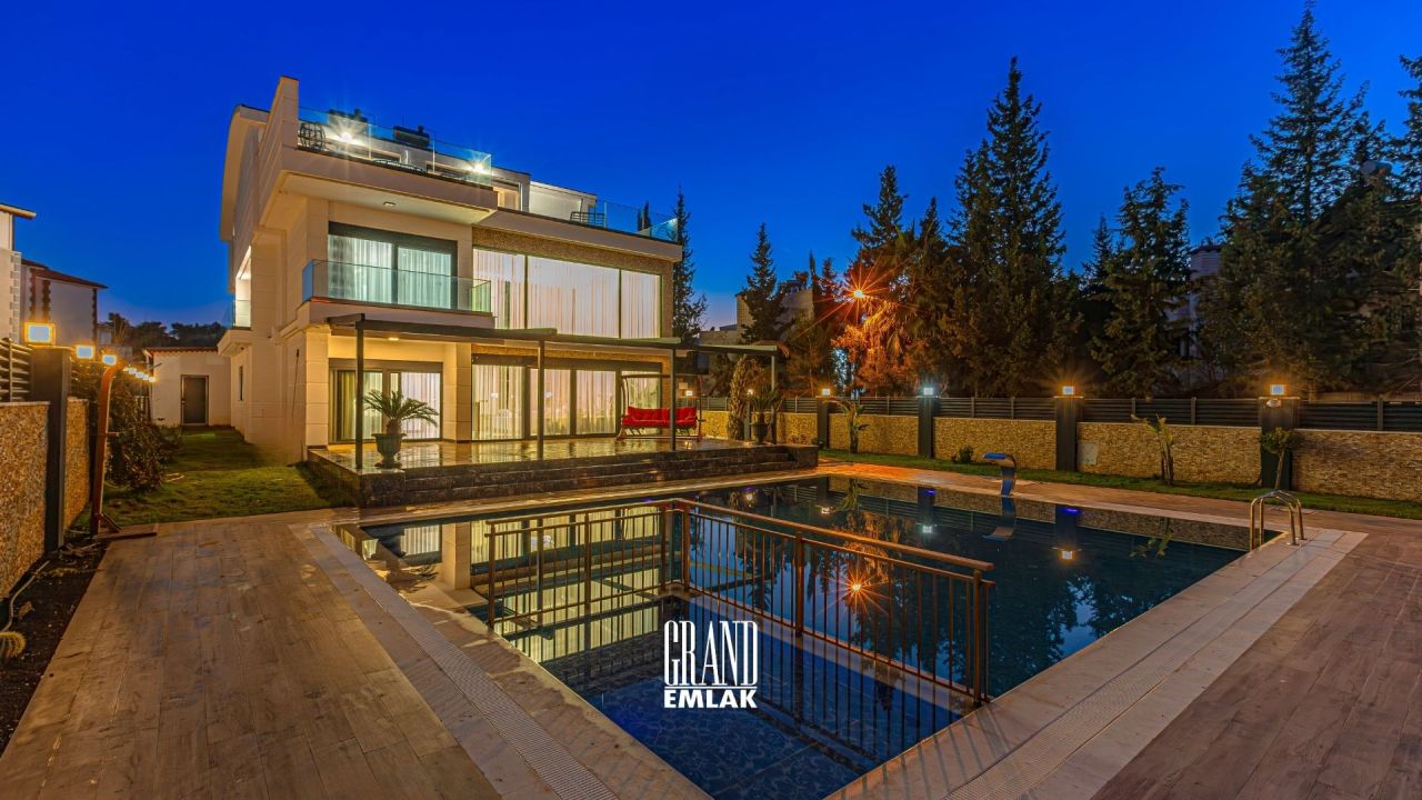 Villa a Antalya, Turchia, 650 m² - foto 2