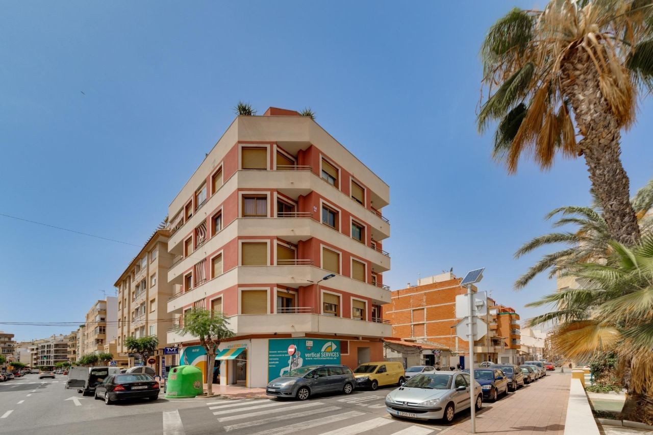 Appartement à Torrevieja, Espagne, 75 m² - image 1