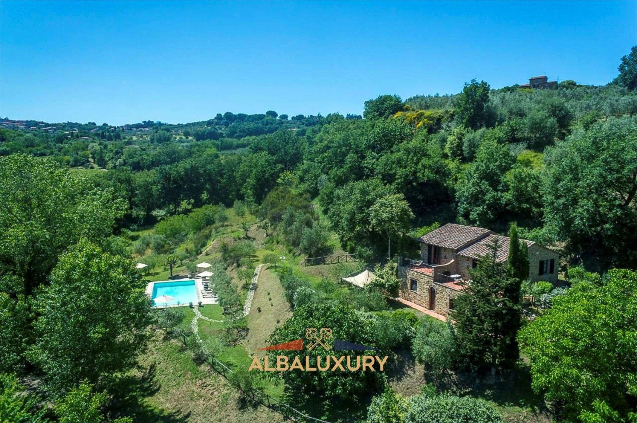 Villa in Montepulciano, Italy, 360 m² - picture 1