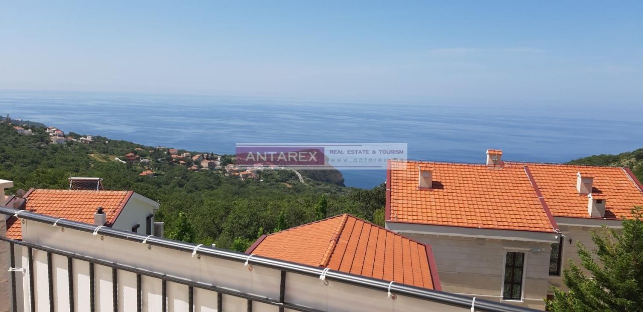 Villa en Sveti Stefan, Montenegro, 354 m² - imagen 1