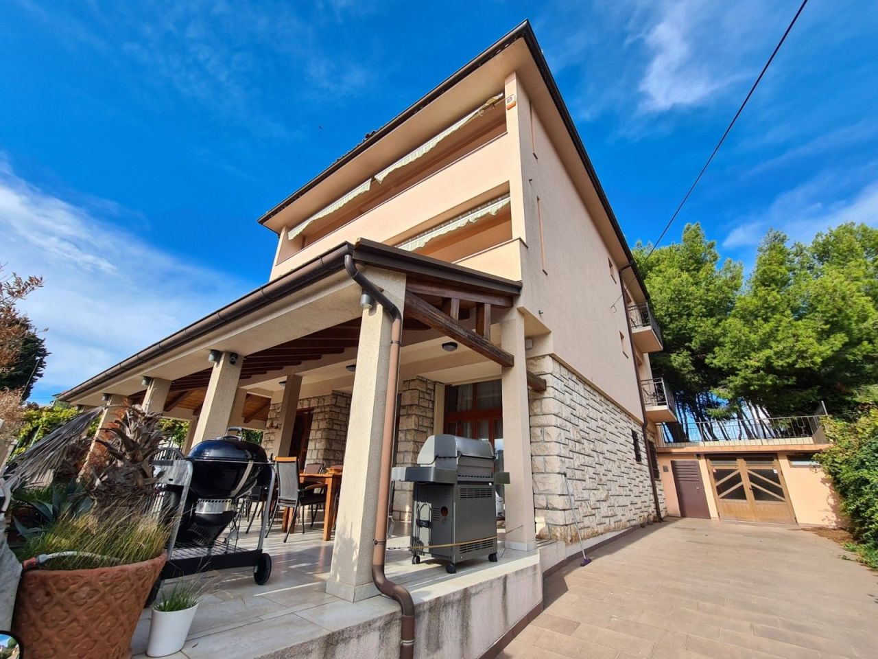 Maison à Pula, Croatie, 535 m² - image 3