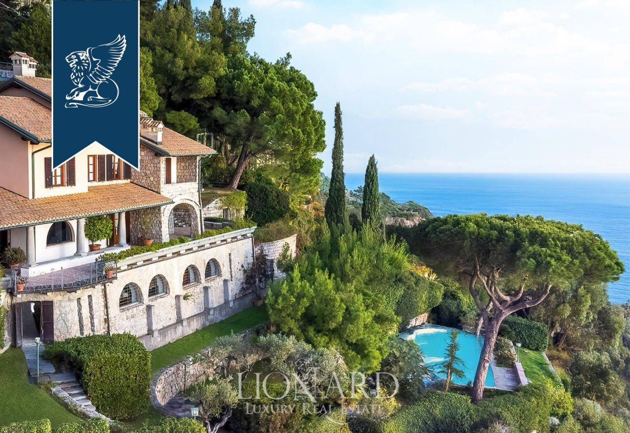Villa à Vintimille, Italie, 600 m² - image 1
