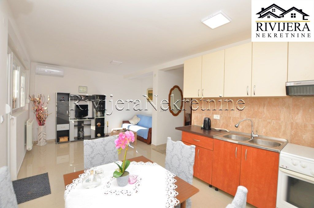 Flat in Herceg-Novi, Montenegro, 45 m² - picture 1