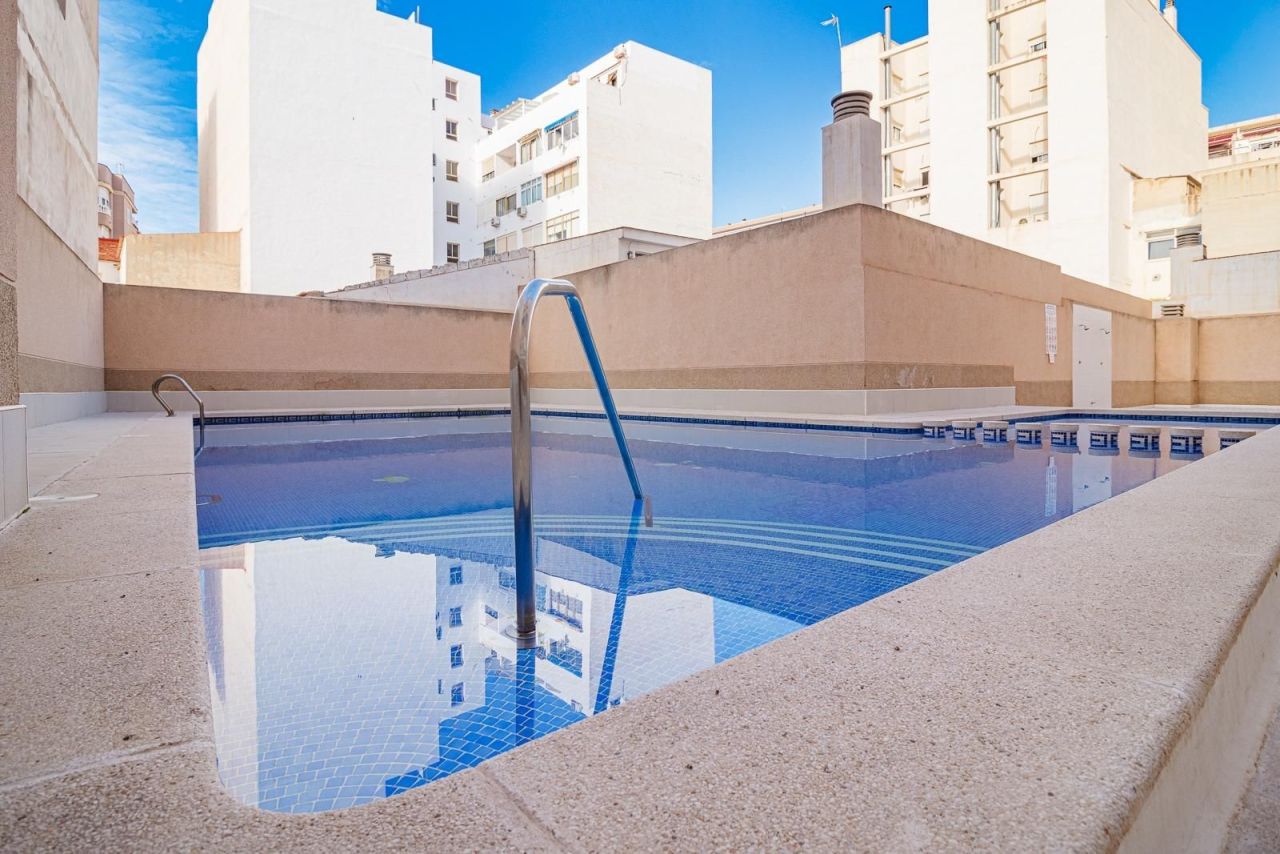 Appartement à Torrevieja, Espagne, 64 m² - image 1