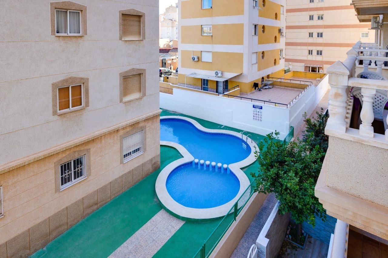 Appartement à Torrevieja, Espagne, 54 m² - image 1