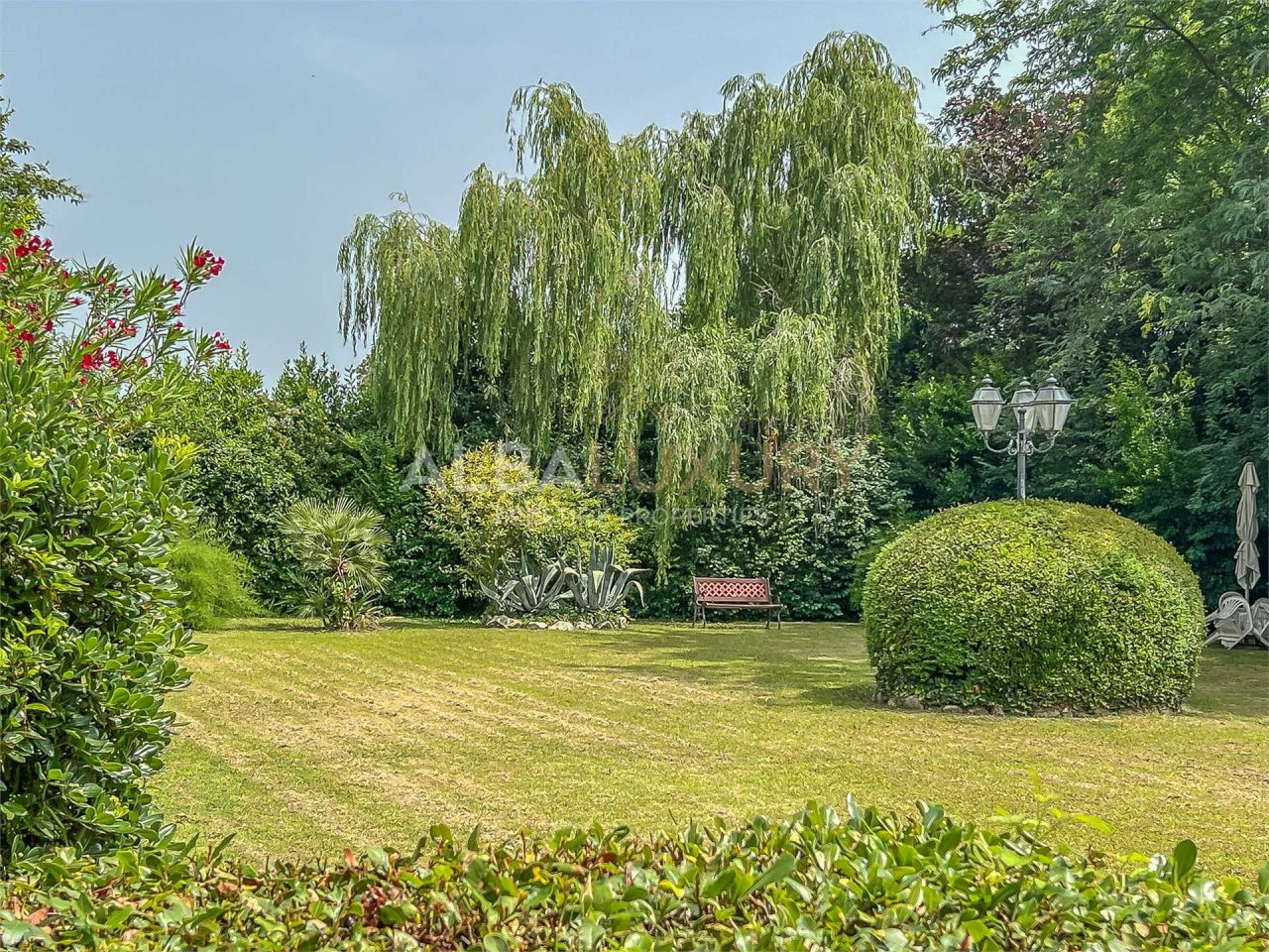 Appartement à Sirmione, Italie, 850 m² - image 1