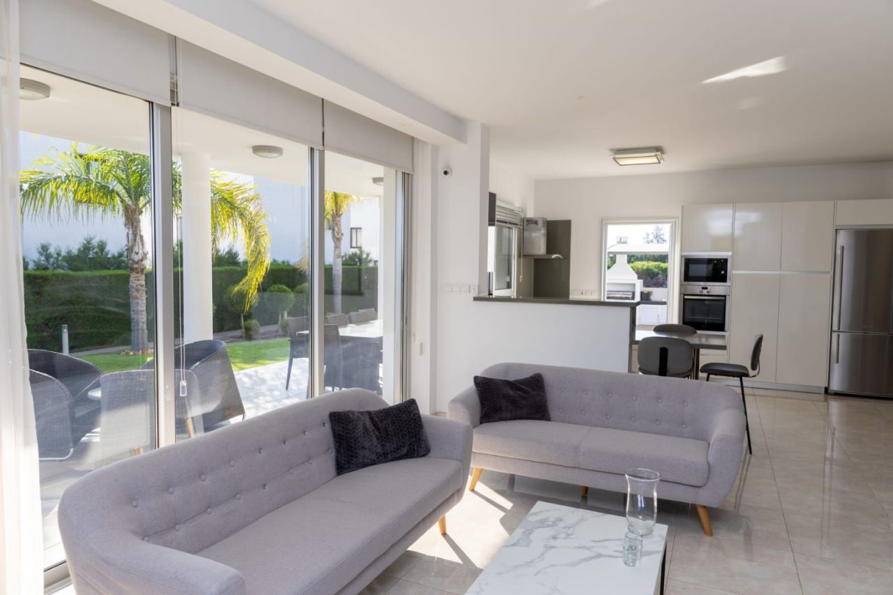 House in Chlorakas, Cyprus, 290 m² - picture 2