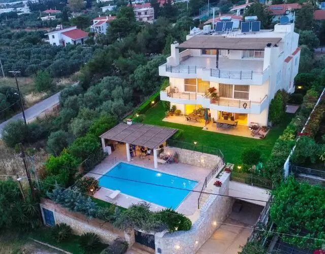 Villa à Saronida, Grèce, 680 m² - image 1