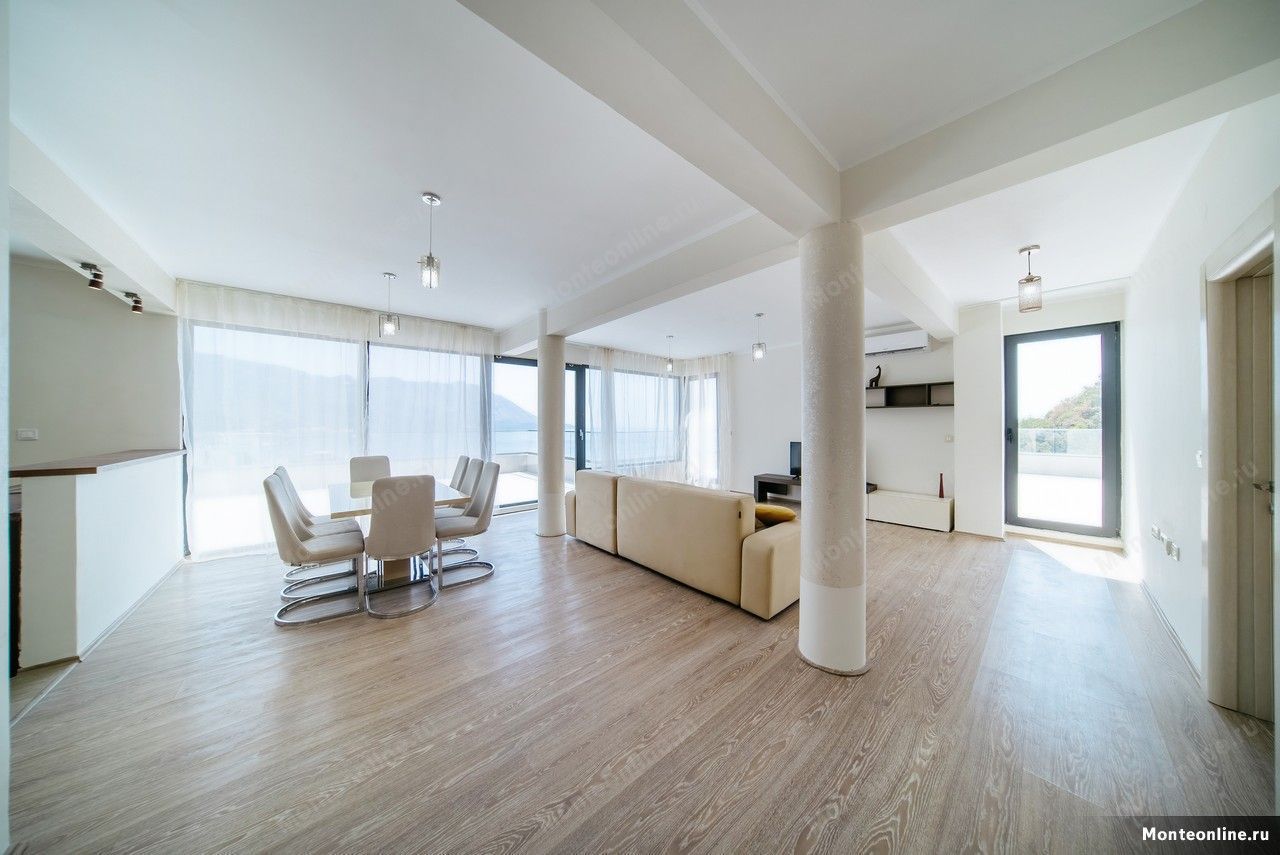 Ático en Budva, Montenegro, 233 m² - imagen 1