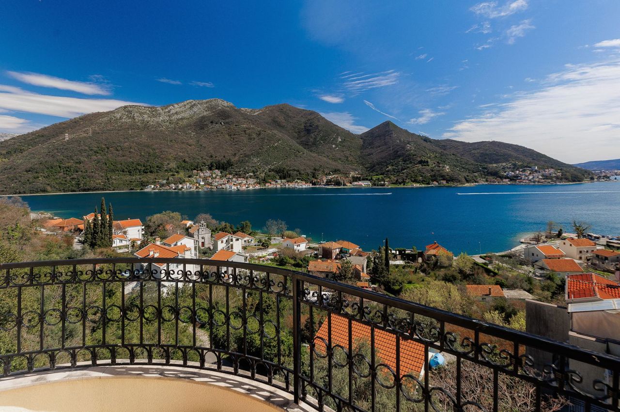 Flat in Herceg-Novi, Montenegro, 36.43 m² - picture 1
