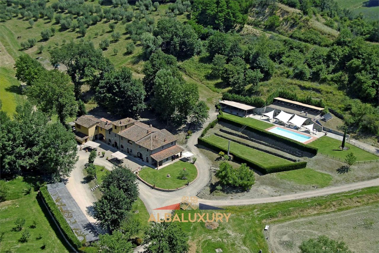 Appartement à Reggello, Italie, 1 750 m² - image 1