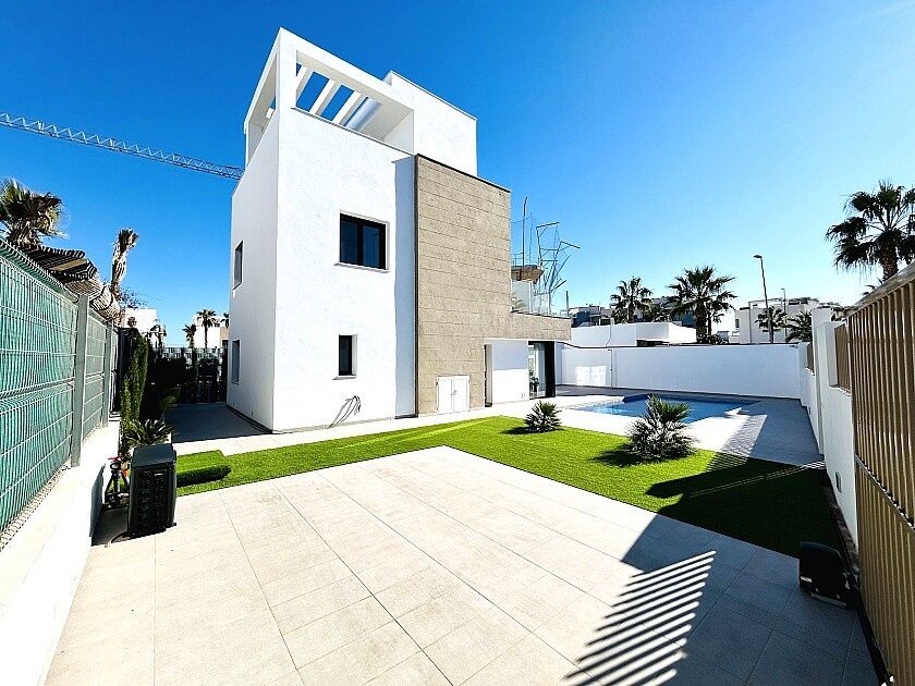 Villa in Guardamar del Segura, Spain, 180 m² - picture 2