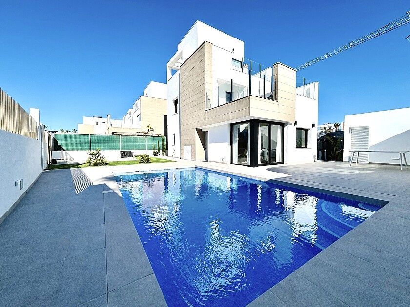 Villa in Guardamar del Segura, Spain, 180 m² - picture 4