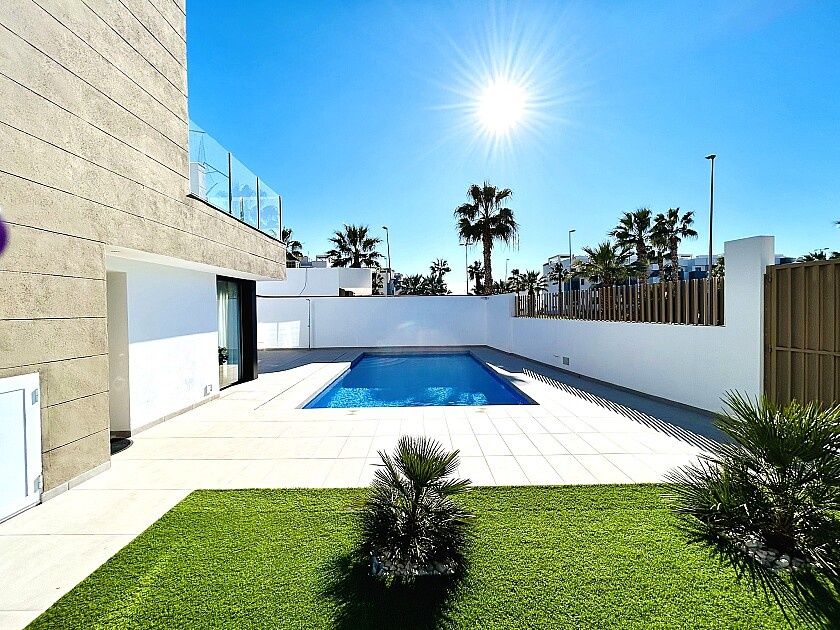Villa in Guardamar del Segura, Spain, 180 m² - picture 5