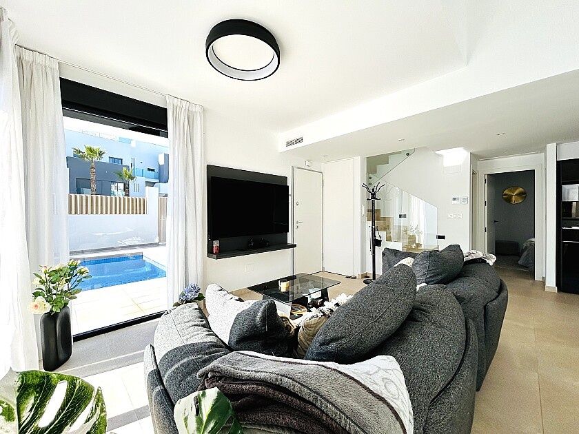 Villa in Guardamar del Segura, Spain, 180 m² - picture 9