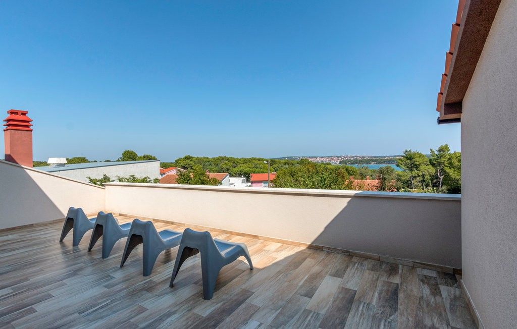 Maison à Premantura, Croatie, 370 m² - image 9