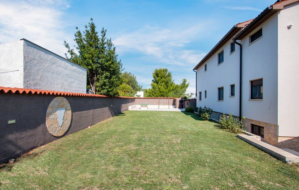 Maison à Premantura, Croatie, 370 m² - image 10