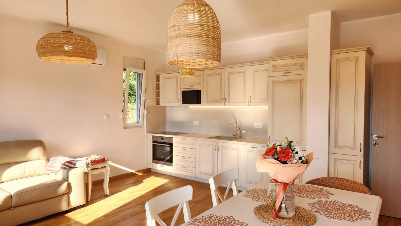 Flat in Budva, Montenegro, 65 m² - picture 7