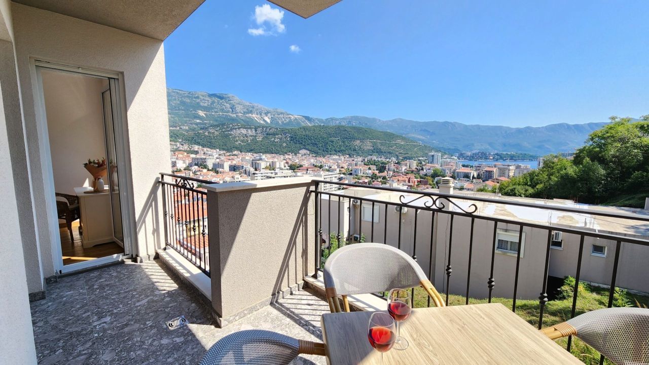 Appartement à Budva, Monténégro, 65 m² - image 1