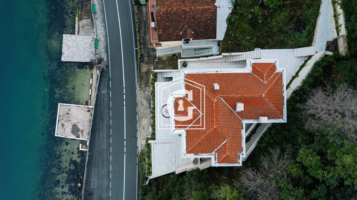 Villa a Kotor, Montenegro, 572 m² - foto 3