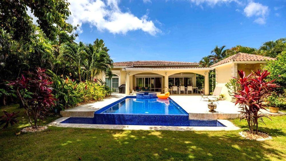 Villa in Bavaro, Dominican Republic, 350 m² - picture 1