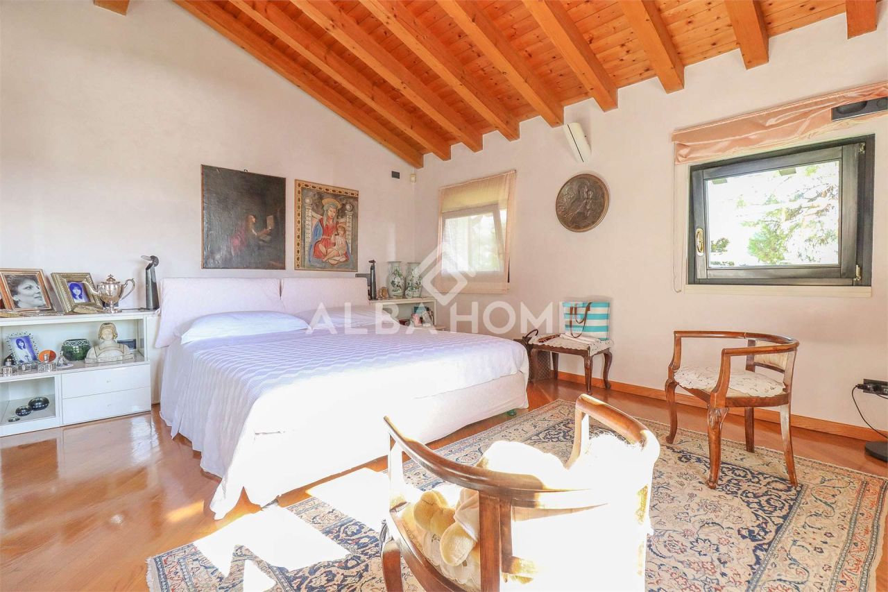 Villa Via Europa, Italie, 500 m² - image 9