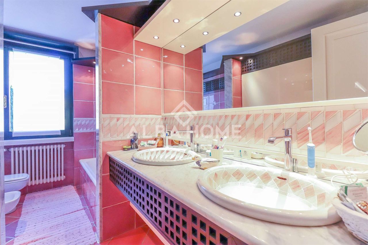 Villa Via Europa, Italie, 500 m² - image 10