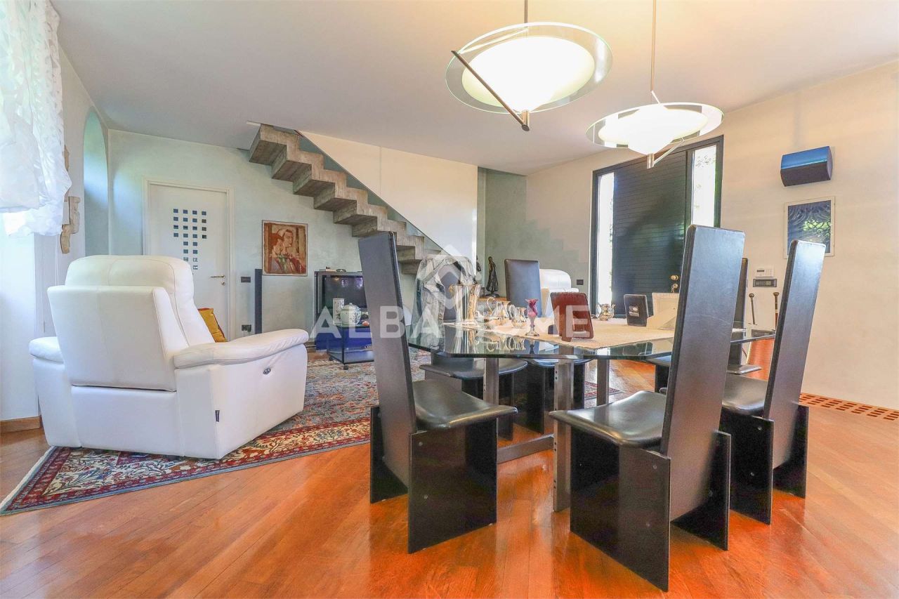 Villa Via Europa, Italie, 500 m² - image 16